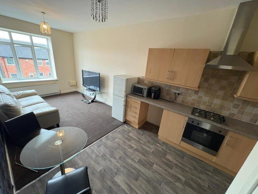 Main image of property: 84 High Street, Thurnscoe