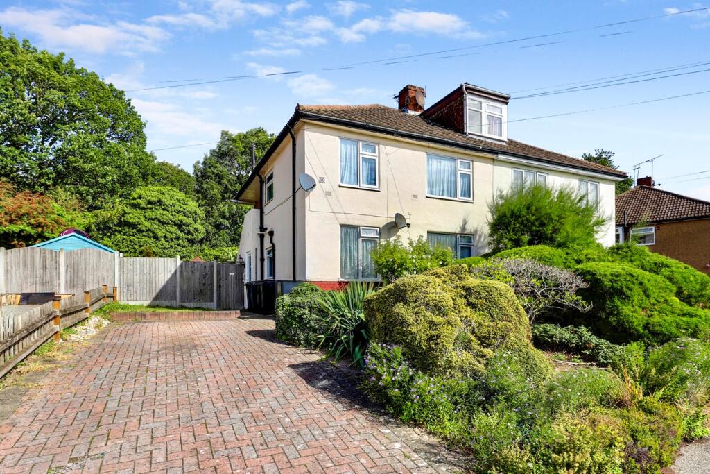 Main image of property: Barncroft Close, Loughton, IG10