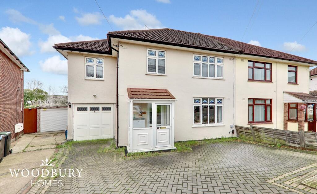 Main image of property: Chequers Road, Loughton, IG10