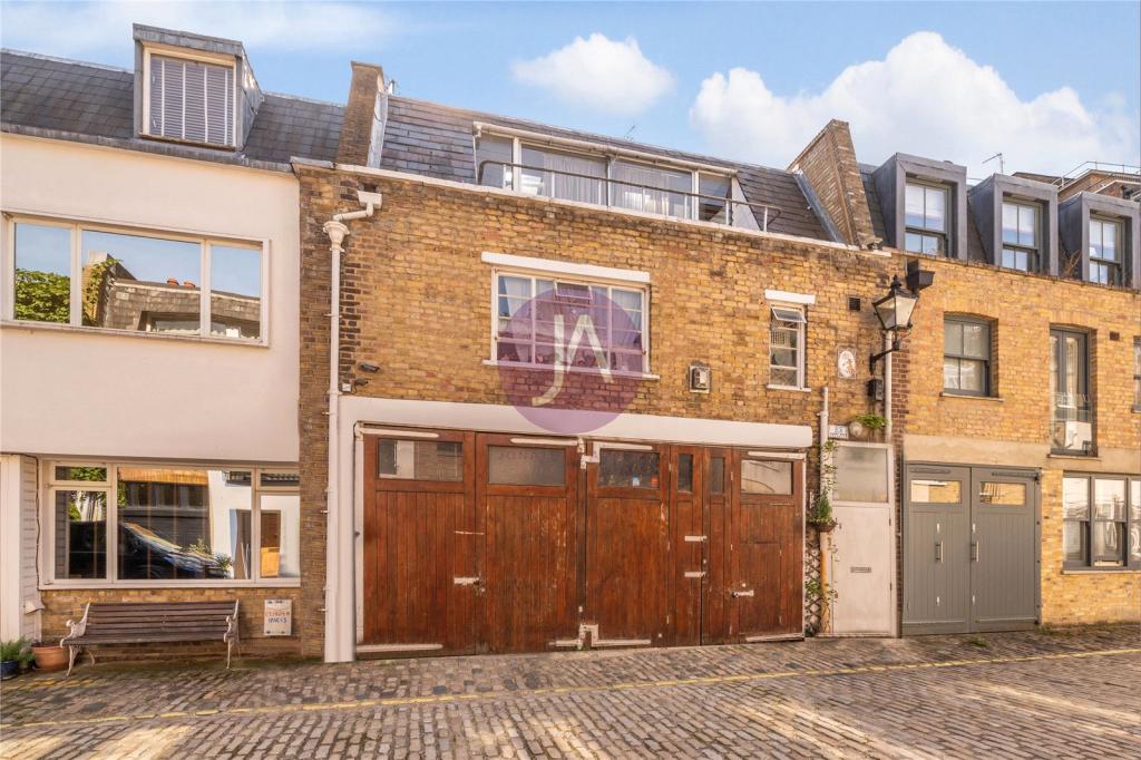 4 bedroom mews property for sale in Leinster Mews, Bayswater, London, W2