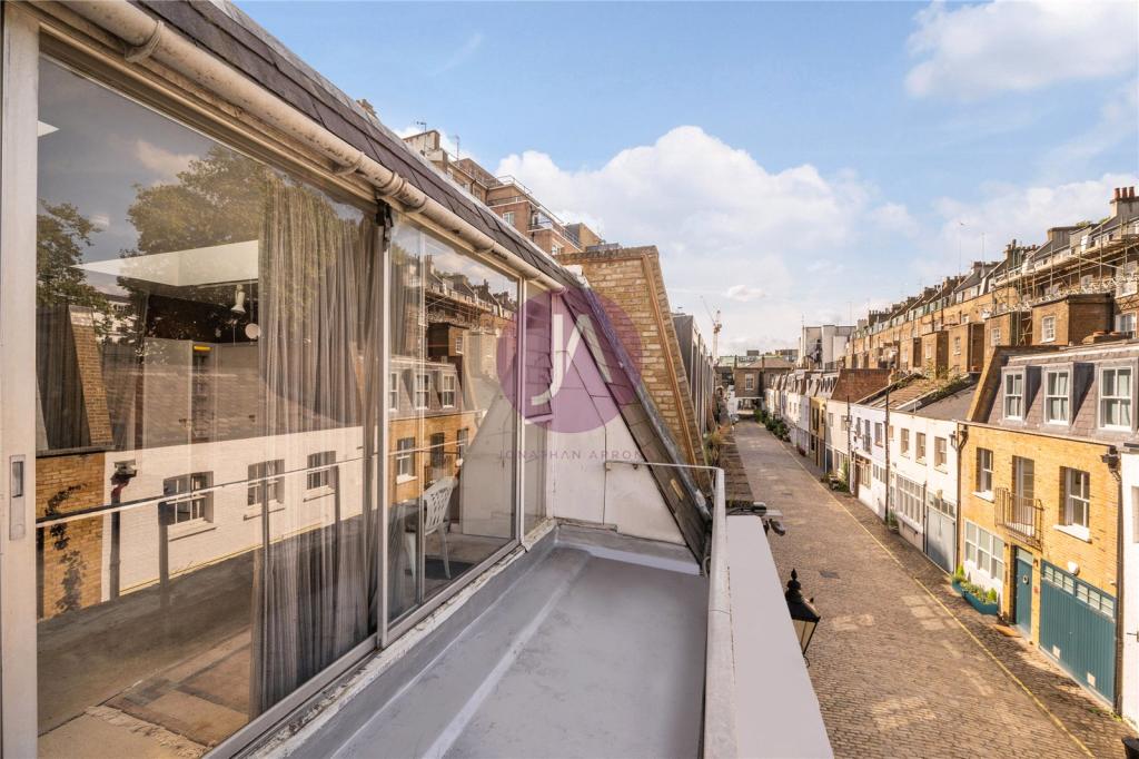 4 bedroom mews property for sale in Leinster Mews, Bayswater, London, W2