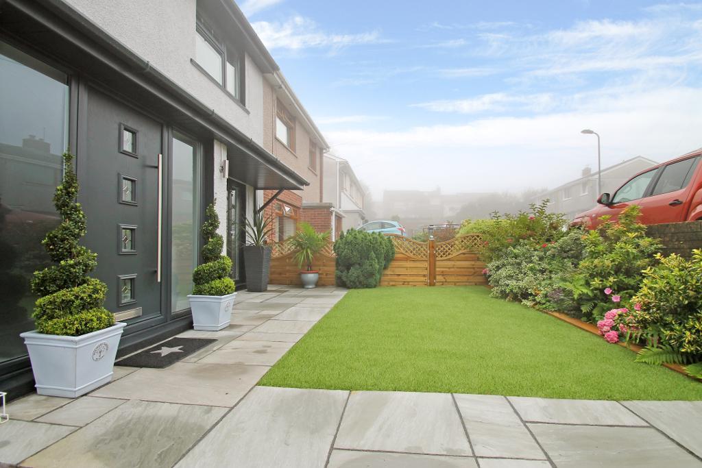 3 bedroom semidetached house for sale in Thornhill Close, Brynmawr