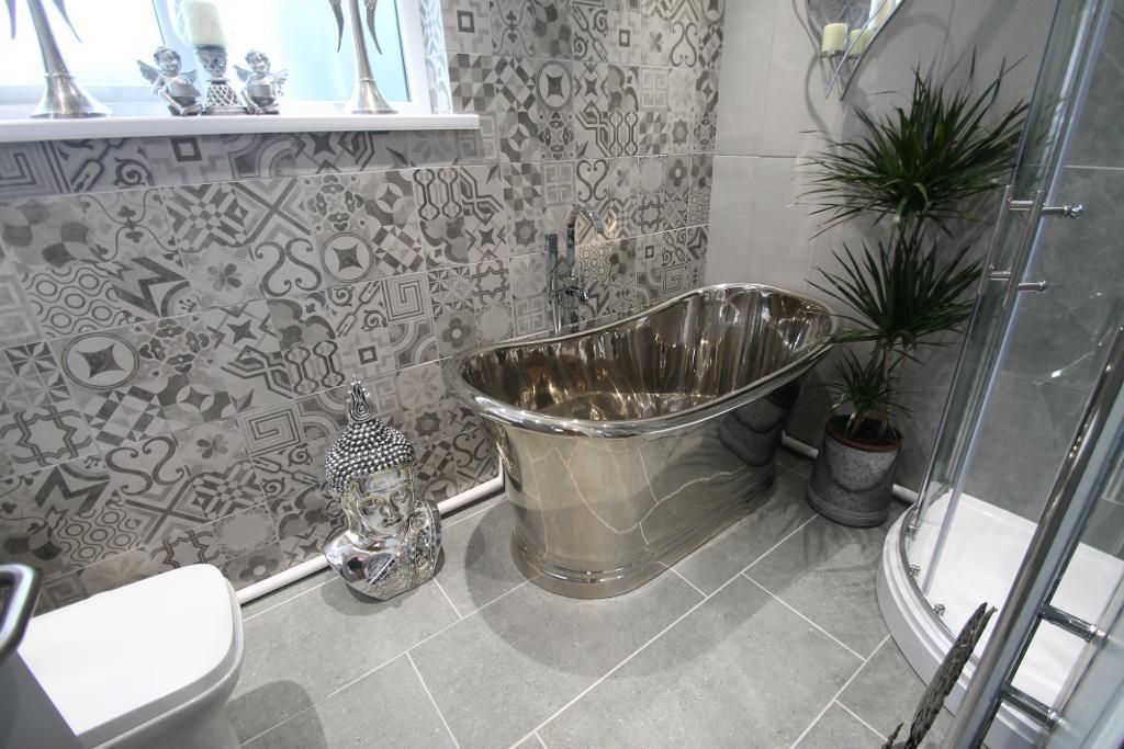 3 bedroom semidetached house for sale in Thornhill Close, Brynmawr