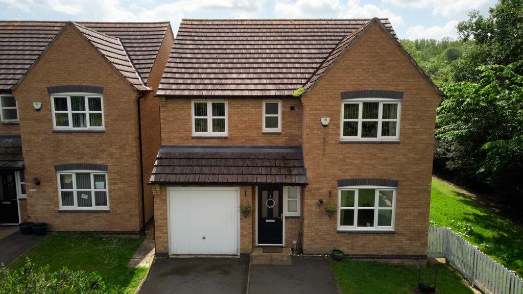 4 bedroom detached house for sale in Pipistrelle Way, Oadby, LE2