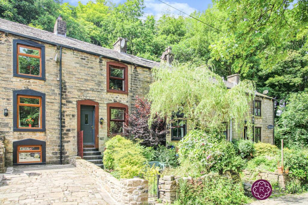 2 bedroom cottage for sale in Smithy Green, Huddersfield Road, OL16