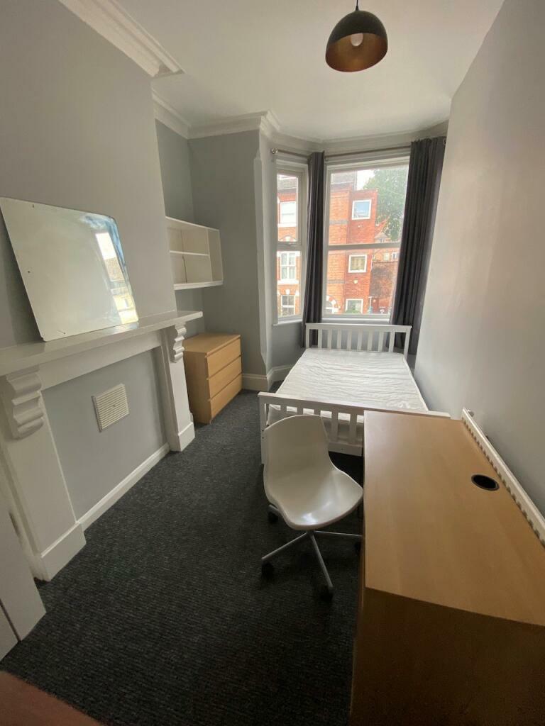 Main image of property: Arthur street , city centre student house - 5 minute walk from NTU , NG7 4DW