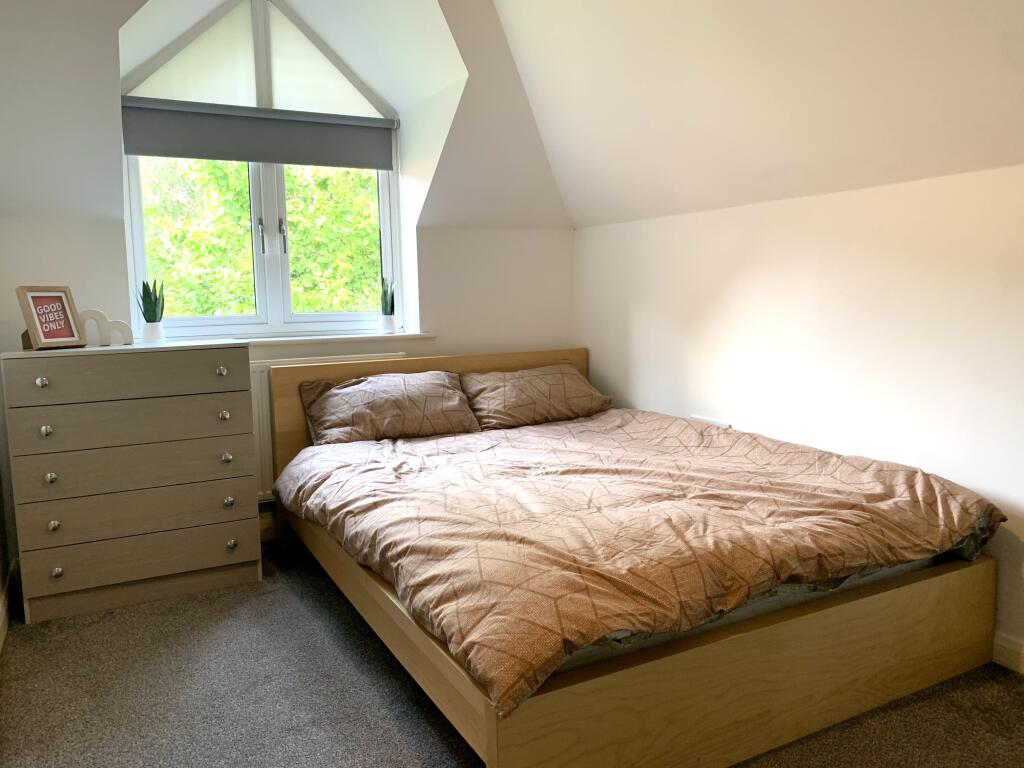 Main image of property: 2 BEDROOM – STUDENT FLAT