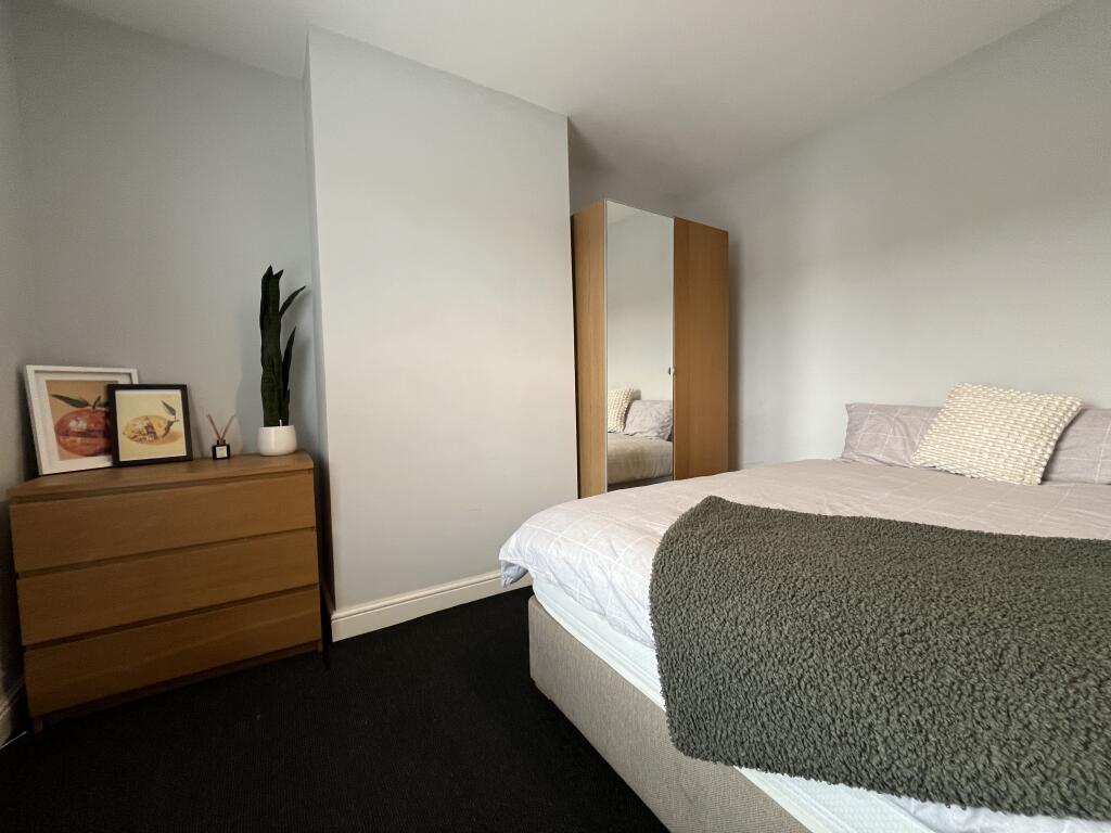 Main image of property: Spare Rooms // Pennell St // AVAILABLE NOW!!