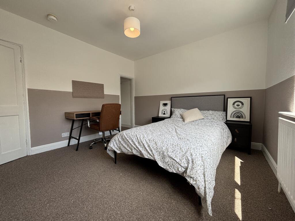 Main image of property: 3 Bed // West End Student House // July 2026