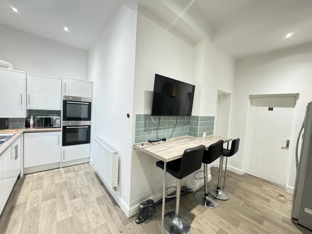 Main image of property: 6 Bed & 5 Bath // Student House // Sep 2026