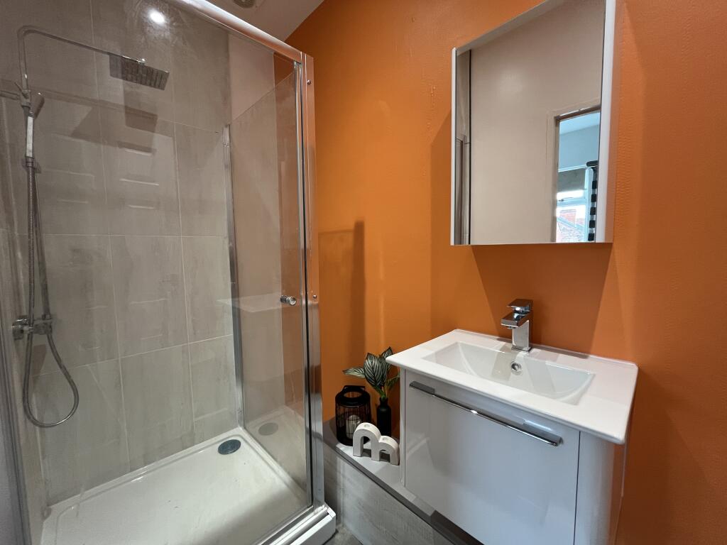 Main image of property: 3 BED & 3 BATH // Kirkby Street // AVAILABLE NOW!!!