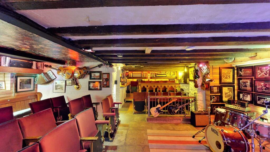 Additional property image - McCullough's Music Tavern & Burnulfsuuic Restaurant. Barnoldswick