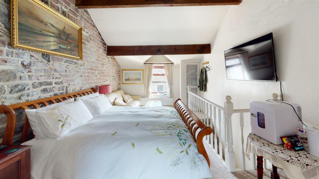 Additional property image - McCullough's Music Tavern & Burnulfsuuic Restaurant. Barnoldswick