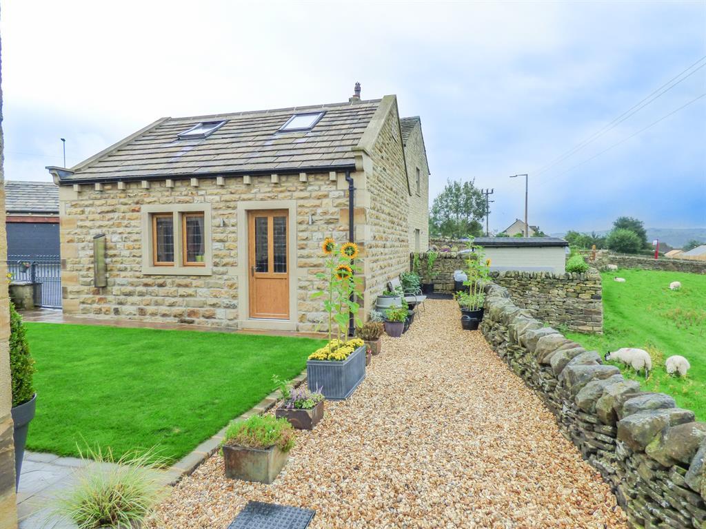 4 bedroom detached house for sale in Tannery Croft, Silsden, BD20