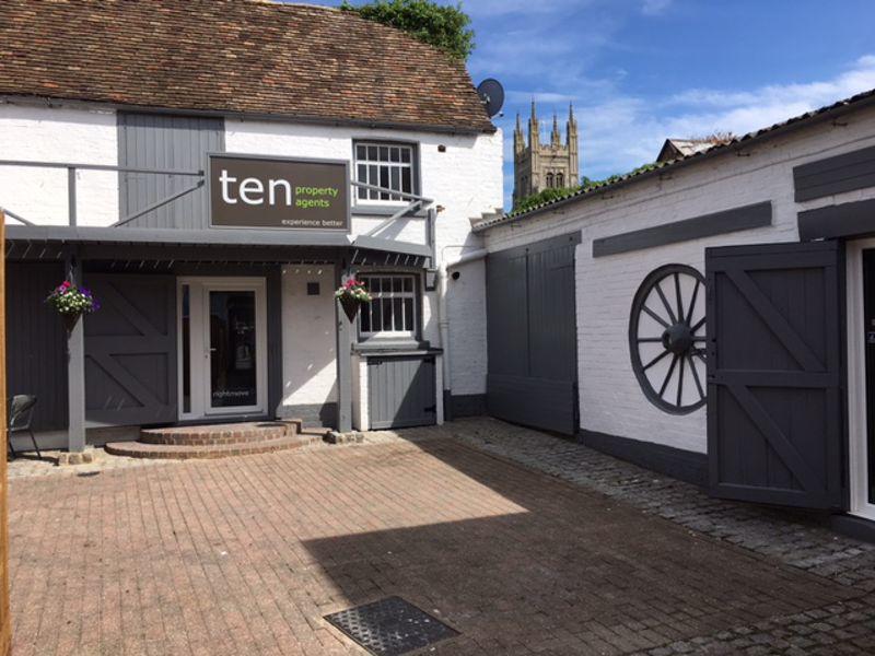 Commercial property for rent in The Stable Yard, South Street, St