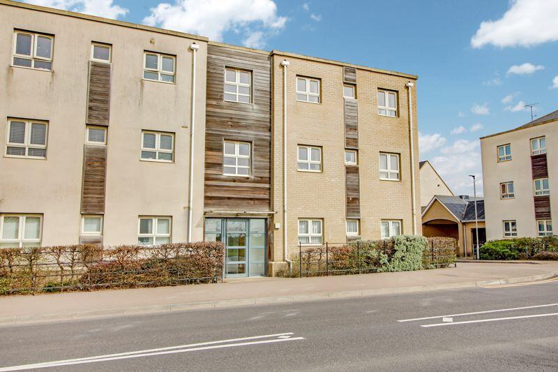 2 bedroom flat for sale in Cambridge Road, Loves Farm, St. Neots, PE19