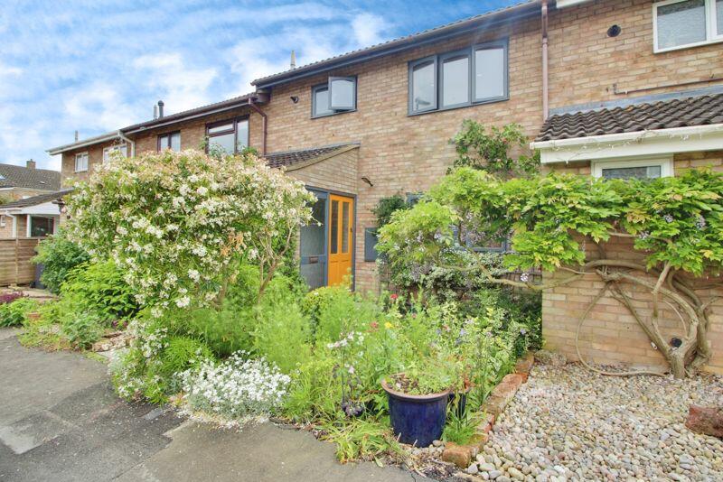3 bedroom terraced house for sale in Elizabeth Way, Gamlingay, Sandy, SG19