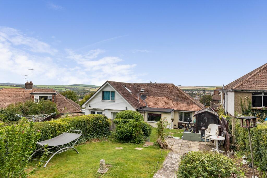 2 bedroom semidetached bungalow for sale in Westfield Crescent