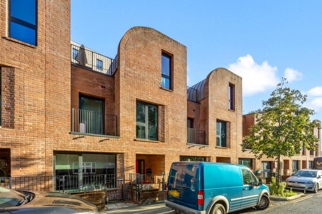 Main image of property: Saunders Park View, Brighton, BN2