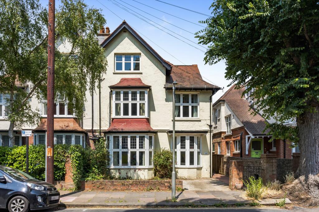 6 bedroom semidetached house for sale in Windlesham Gardens, Brighton, BN1