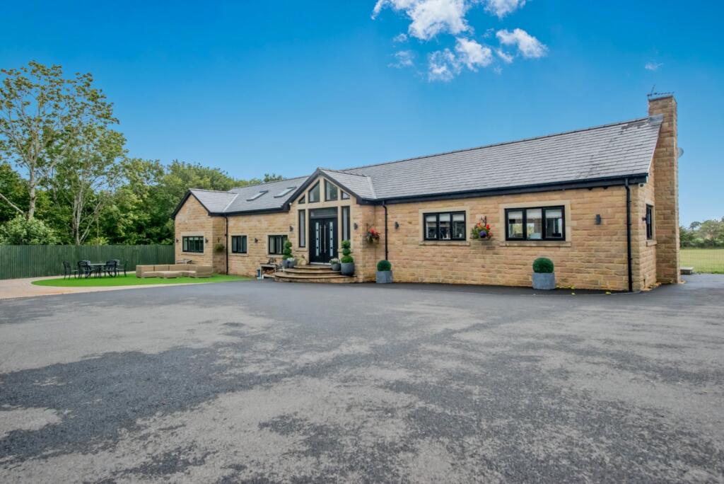 Main image of property: Latham Lane, Gomersal, Cleckheaton, West Yorkshire, BD19