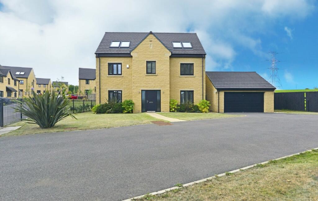 Main image of property: Kensington Way, Gomersal, Cleckheaton, West Yorkshire, BD19