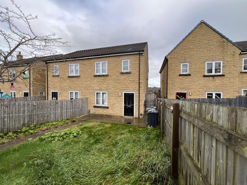 Main image of property: Stubden Rise, BD13