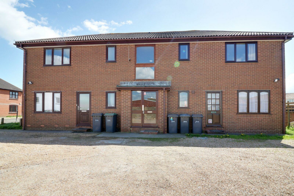 2 bedroom flat for sale in 27a Creek Road, Hayling Island, PO11
