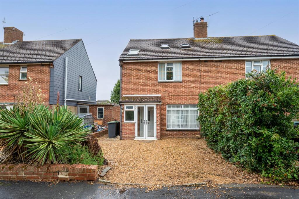 Main image of property: Ilex Walk, Hayling Island