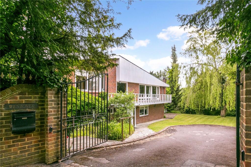 5 bedroom detached house for sale in Hills Lane, Cookham Dean