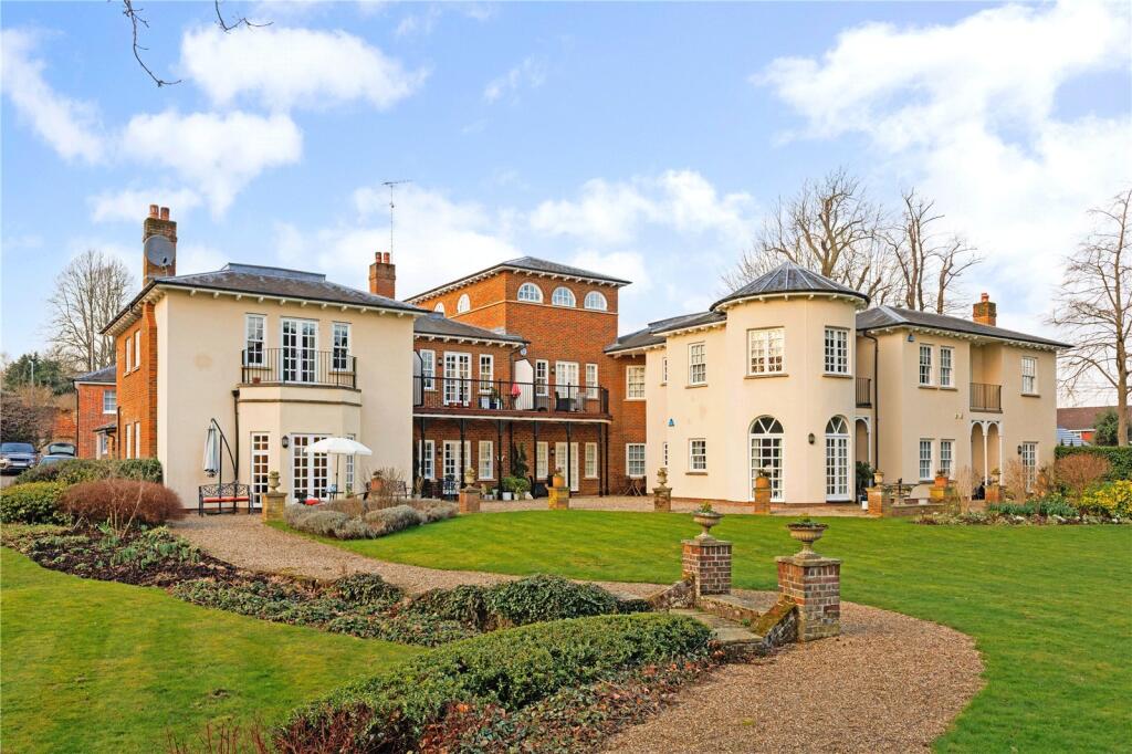Main image of property: Quoitings Gardens, Marlow, Buckinghamshire, SL7