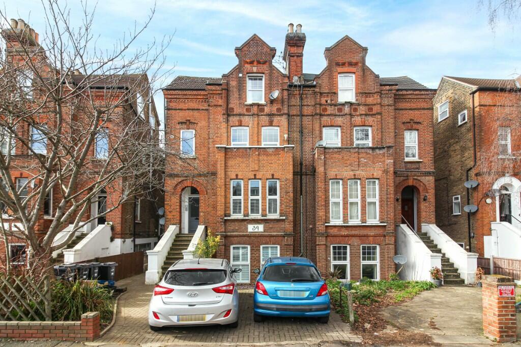 2 bedroom flat for sale in Hermon Hill, Wanstead, E11
