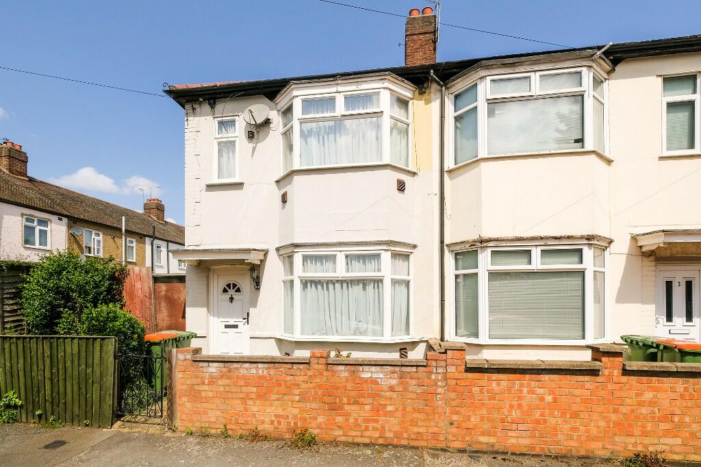 2 bedroom end of terrace house for sale in Shipman Road, London, E16