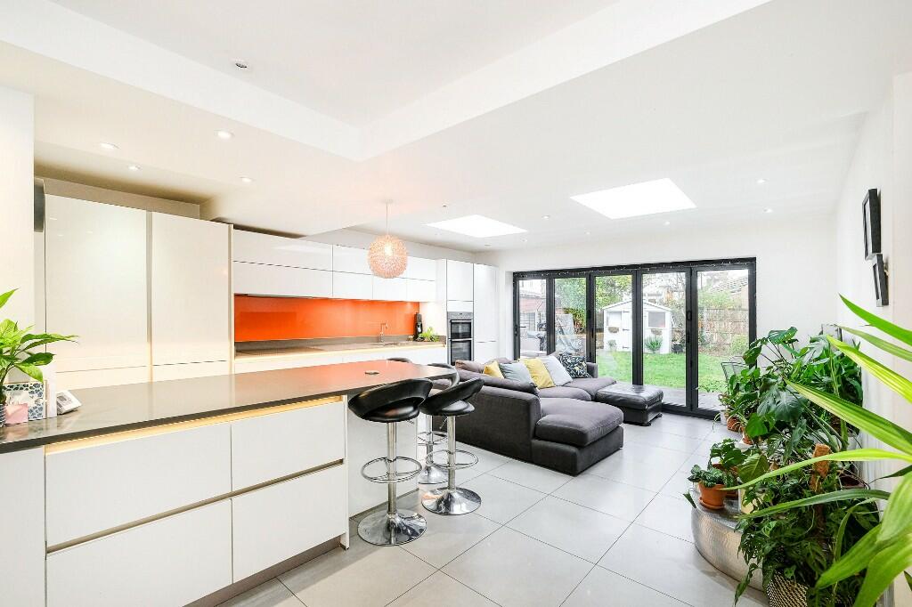 4 bedroom semidetached house for sale in Deynecourt Gardens, Wanstead, E11