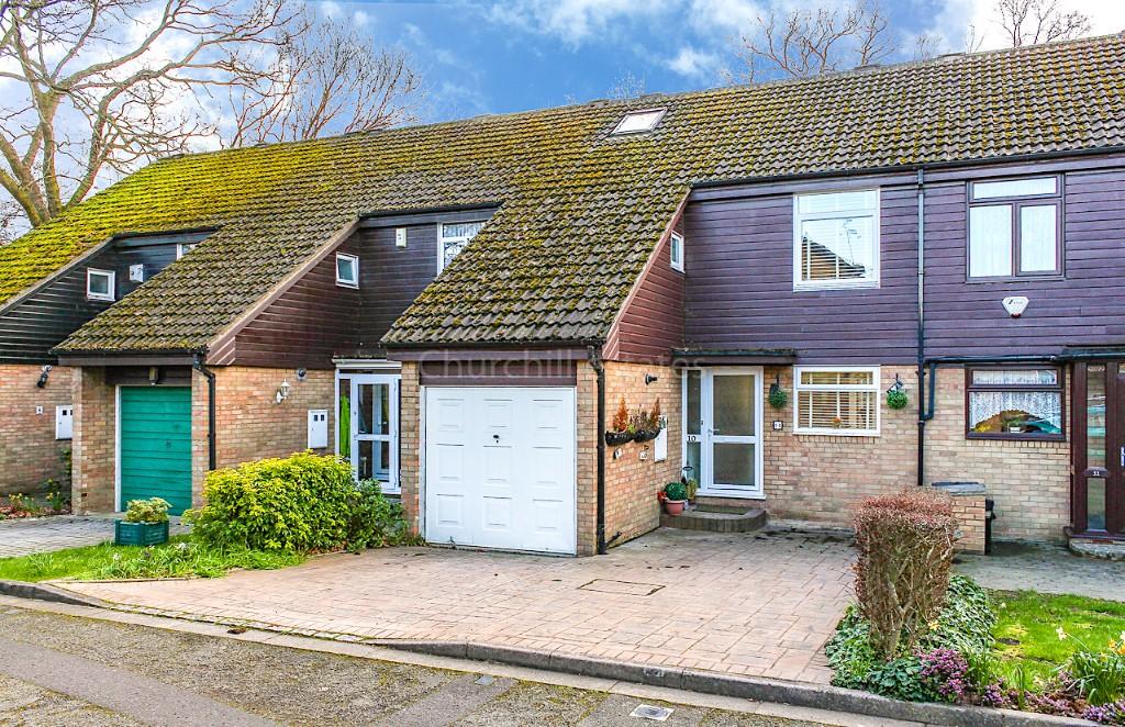 4 bedroom terraced house for sale in Heatherwood Close, Wanstead, E12