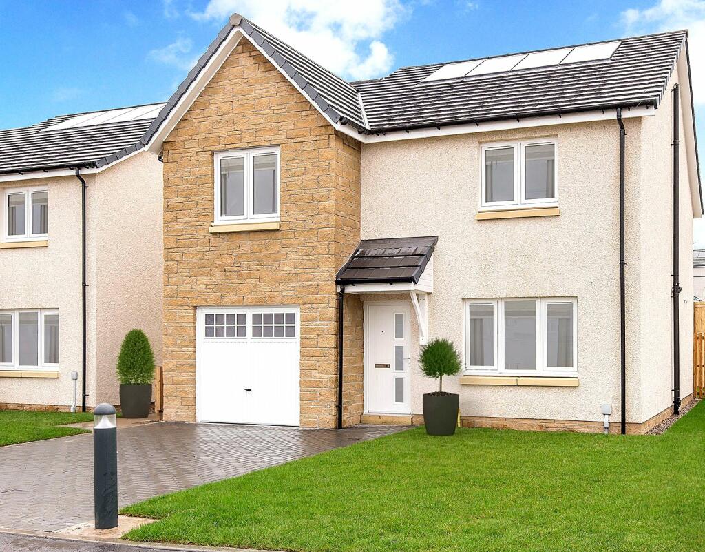 4 bedroom detached house for sale in Paton Close, Hayfield Brae