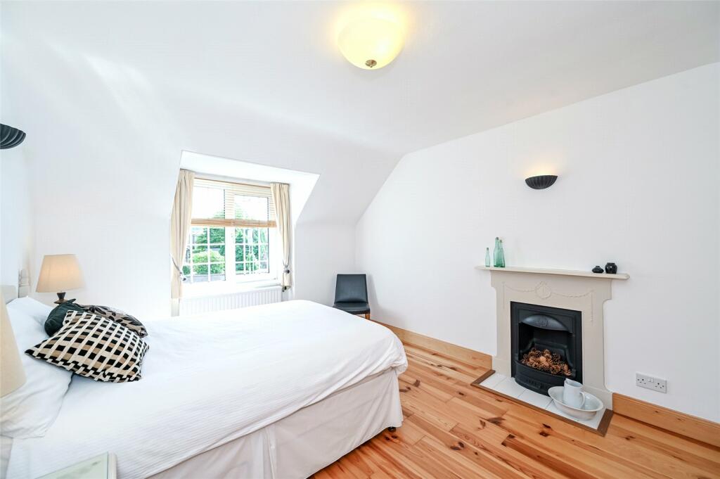 Additional property image - Bridge Of Bennie House and Cottage, Banchory, Aberdeenshire, AB31