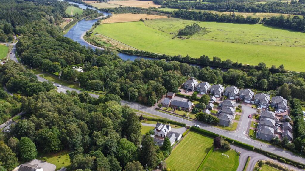 Additional property image - Bridge Of Bennie House and Cottage, Banchory, Aberdeenshire, AB31