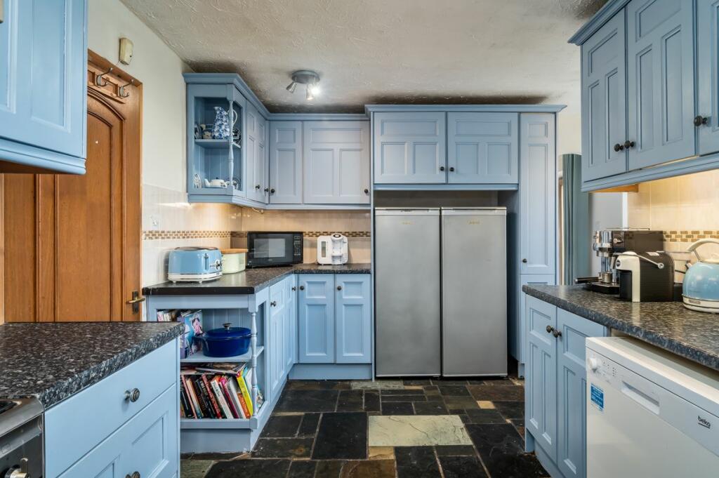 Additional property image - Wakefield Road, Drighlington