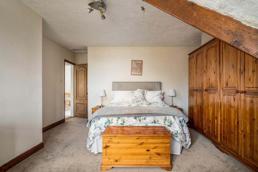 Additional property image - Wakefield Road, Drighlington
