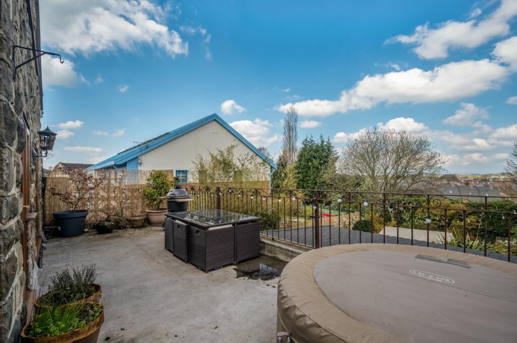 Additional property image - Wakefield Road, Drighlington