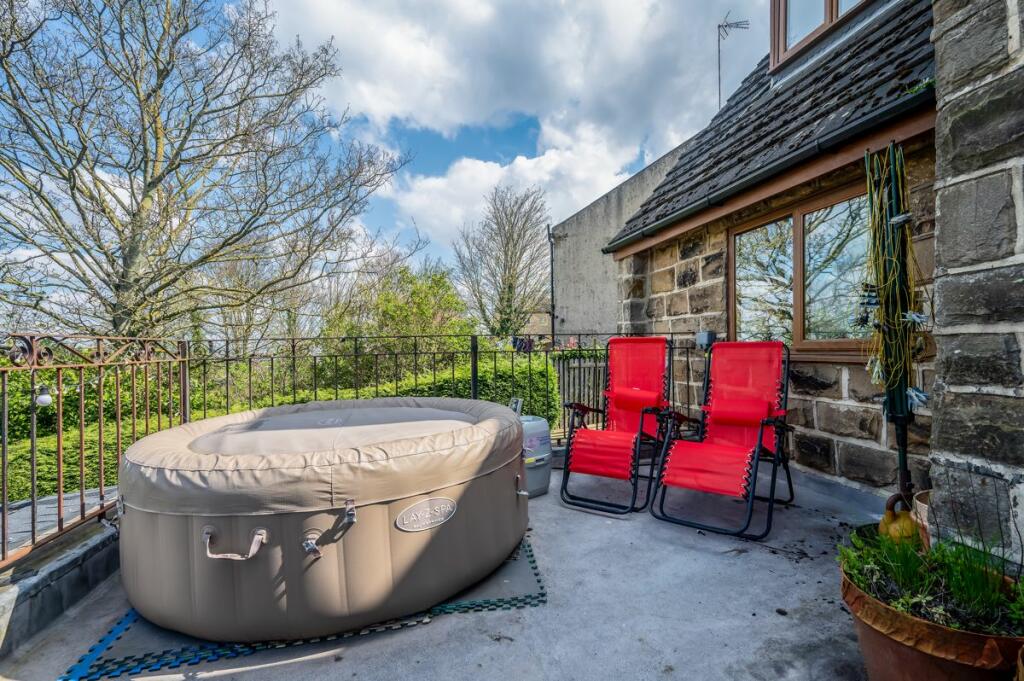 Additional property image - Wakefield Road, Drighlington