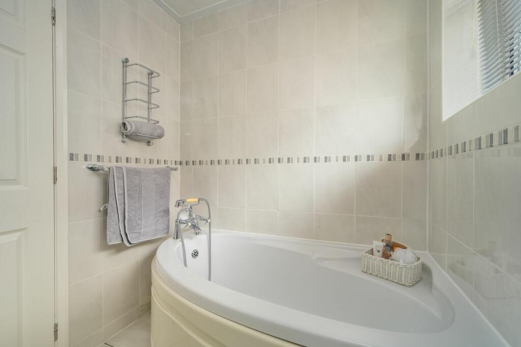 Additional property image - Moorside Green, Drighlington