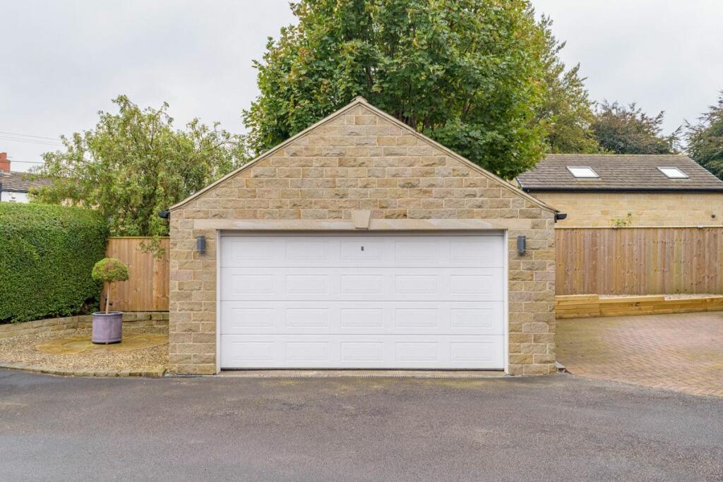 Additional property image - Bradford Road, Gomersal