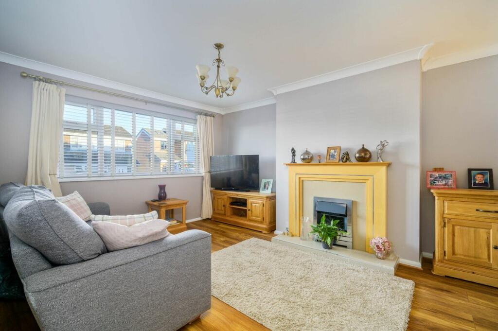 Additional property image - Moorside Gardens, Drighlington, Bradford