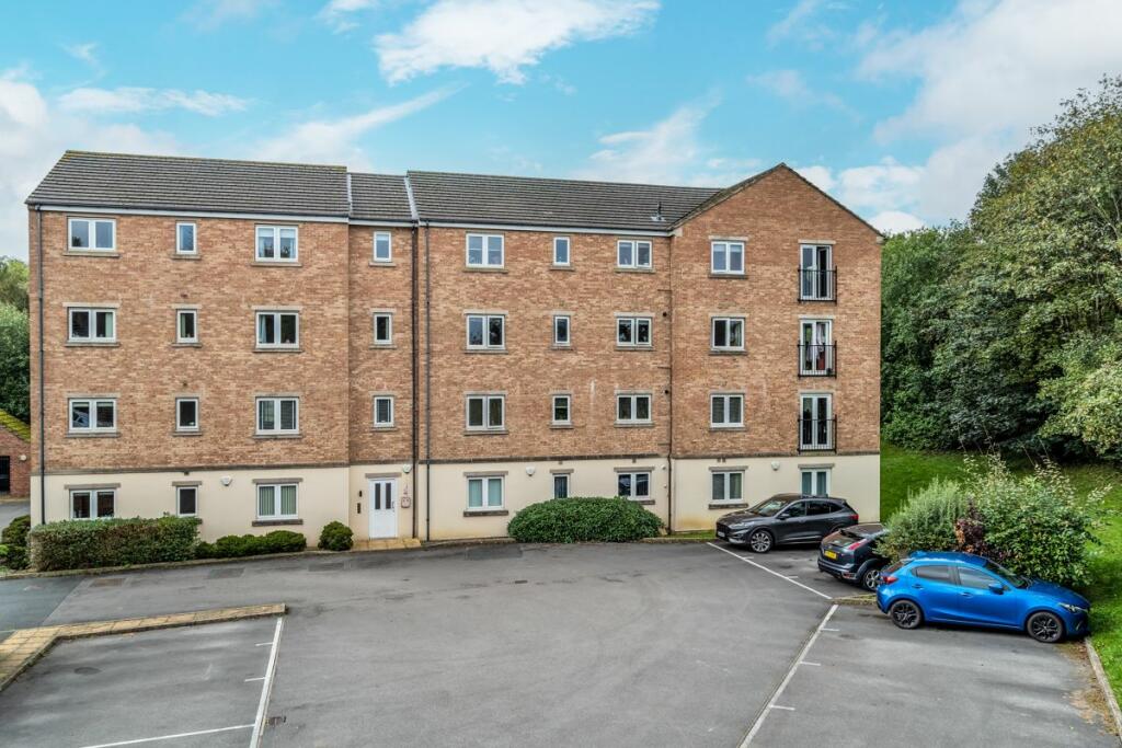 2 bedroom apartment for sale in Laithe Hall Avenue, Cleckheaton, BD19