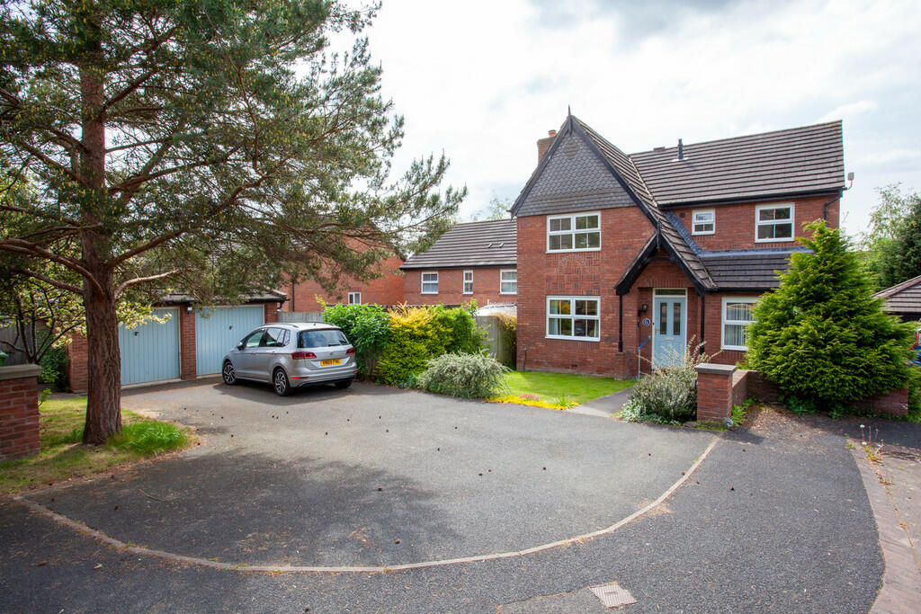4 bedroom detached house for sale in Kempley Brook Drive, Ledbury, HR8
