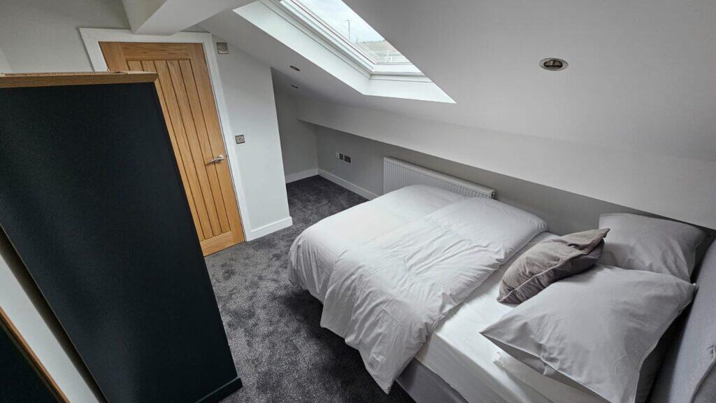 Main image of property: Room 1, Longroyd Terrace, Beeston, LS11 5HJ