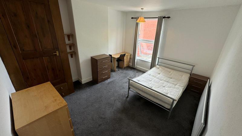 Main image of property: Room 4, Knowle Avenue, Burley, Leeds, LS4 2PQ