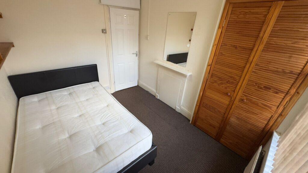Main image of property: Room 3, Lucas Street, Woodhouse, Leeds, LS6 2JD
